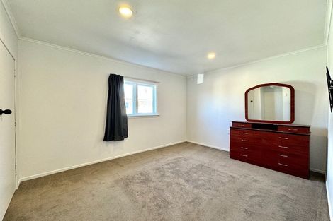 Photo of property in 43 Scotts Road, Manurewa East, Auckland, 2102