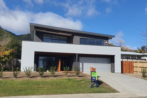 Photo of property in 75 Seddon Street, Waikanae, 5036