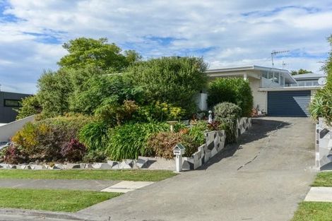 Photo of property in 1 Emerald Hill, Havelock North, 4130