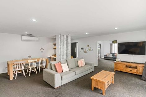 Photo of property in 33 Broadhaven Avenue, Parklands, Christchurch, 8083