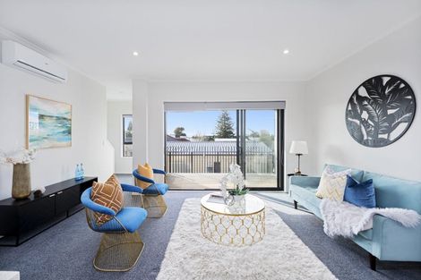 Photo of property in 5/5 Peachgrove Road, Te Atatu Peninsula, Auckland, 0610