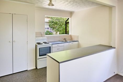 Photo of property in 31 Omapere Street, Whitby, Porirua, 5024