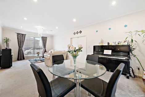 Photo of property in 1 Sunshine Lane, Flat Bush, Auckland, 2019