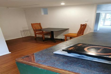 Photo of property in 16 Beeche Place, Birkdale, Auckland, 0626