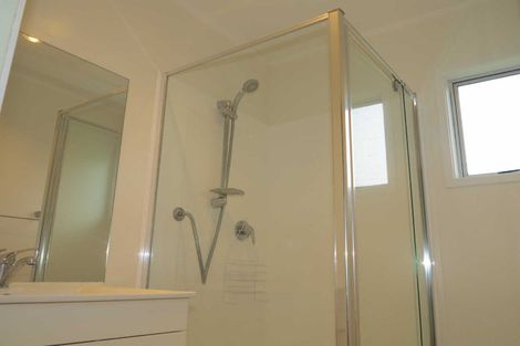 Photo of property in 2/15a Mcintyre Road, Mangere Bridge, Auckland, 2022