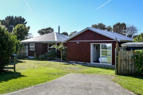 Photo of property in 19 Cumming Street, Okato, 4335