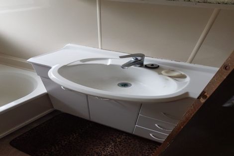 Photo of property in 28 Glynnbrooke Street, Te Atatu South, Auckland, 0610