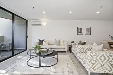 Photo of property in 1i/175 Hurstmere Road, Takapuna, Auckland, 0622