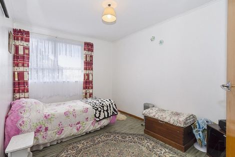 Photo of property in 9 Kelwyn Road, Kelston, Auckland, 0602