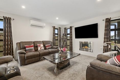 Photo of property in 38 Huka Heights Drive, Rangatira Park, Taupo, 3330