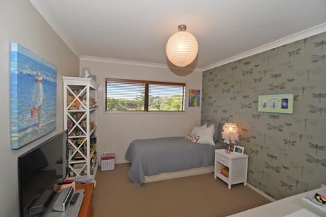 Photo of property in 2 Wonderview Road, Leigh, 0985