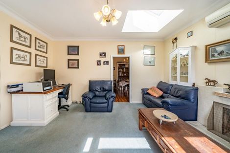 Photo of property in 35 Nottingham Street, Karori, Wellington, 6012