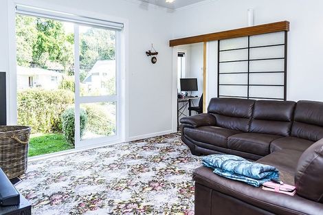 Photo of property in 13 Bracken Street, New Plymouth, 4310