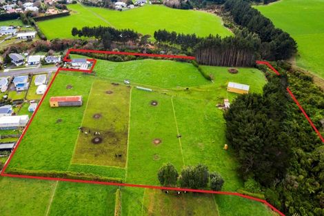 Photo of property in 69 Iredale Road, Hawera, 4610