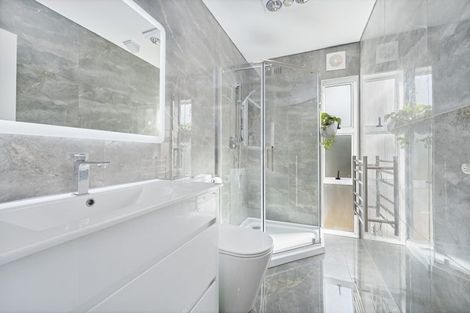 Photo of property in 1a Miro Street, New Lynn, Auckland, 0600