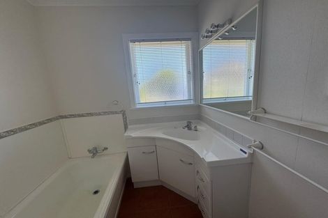 Photo of property in 33 Rosebank Avenue, Avalon, Lower Hutt, 5011