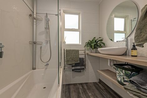 Photo of property in 21 Salisbury Avenue, Terrace End, Palmerston North, 4410