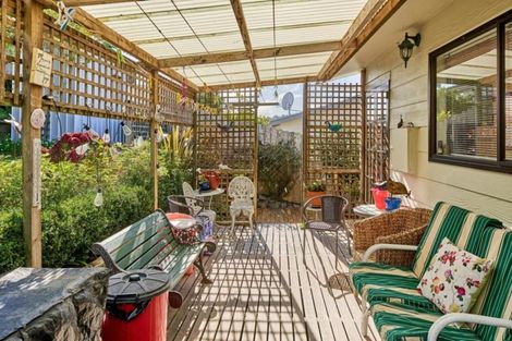 Photo of property in 75 Omapere Street, Whitby, Porirua, 5024