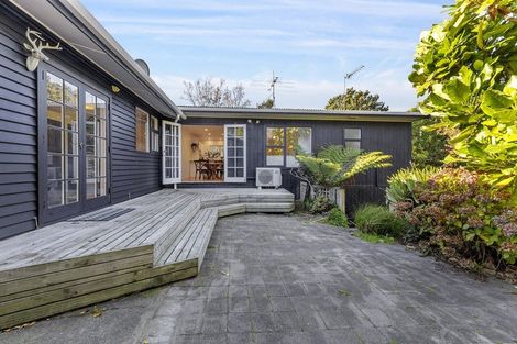 Photo of property in 44 Kahu Road, Paremata, Porirua, 5024