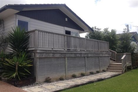 Photo of property in 18 Pipitea Place, Massey, Auckland, 0614