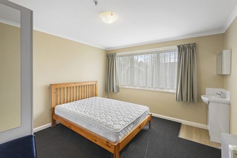 Photo of property in 8 Kowhai Terrace, Saint Martins, Christchurch, 8022