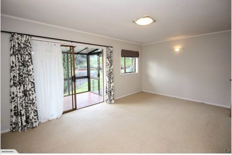 Photo of property in 1/404 Glenfield Road, Glenfield, Auckland, 0629