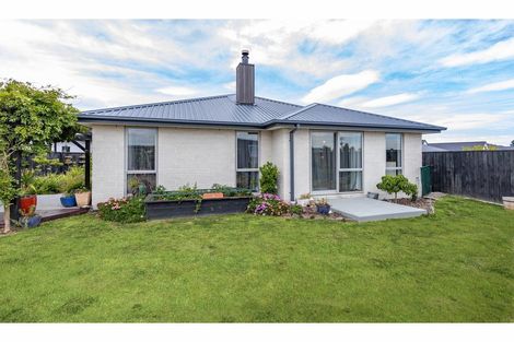 Photo of property in 27 Westpark Boulevard, Rangiora, 7400