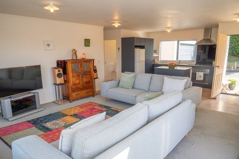 Photo of property in 12 Cable Bay Block Road, Cable Bay, 0420