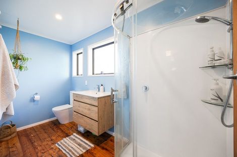 Photo of property in 44 Mcintyre Road, Mangere Bridge, Auckland, 2022