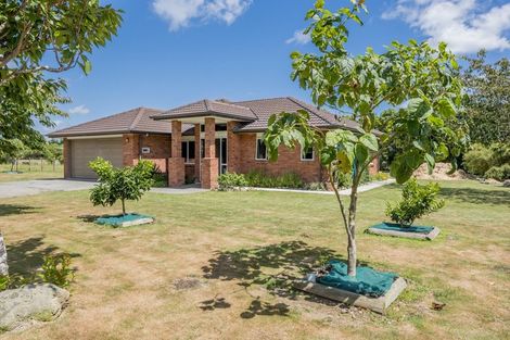 Photo of property in 468 Tararua Road, Levin, 5571