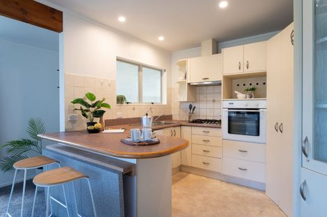 Photo of property in 40b Colchester Crescent, Newlands, Wellington, 6037