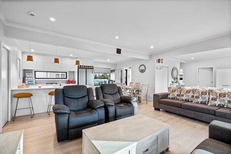 Photo of property in 92 Dominion Road, Papakura, 2110