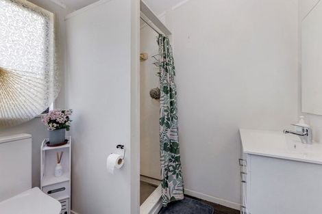 Photo of property in 5 San Bernadino Drive, Henderson, Auckland, 0612