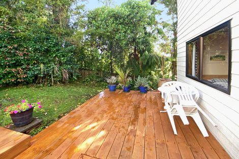 Photo of property in 9 Woodlands Avenue, Snells Beach, 0920