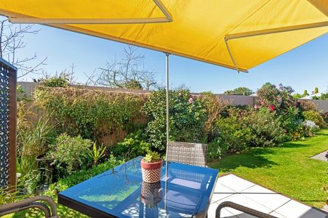 Photo of property in Orange Grove Flats, 2/549 Childers Road, Te Hapara, Gisborne, 4010