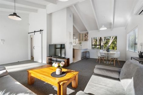 Photo of property in 2/18 Morton Avenue, Forrest Hill, Auckland, 0620