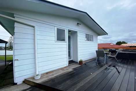 Photo of property in 111 Stanmore Bay Road, Stanmore Bay, Whangaparaoa, 0932
