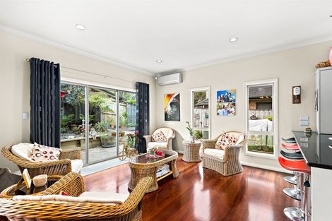 Photo of property in 3 Travis View Drive, Fairview Heights, Auckland, 0632