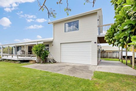 Photo of property in 15 The Crowsnest, Cooks Beach, Whitianga, 3591