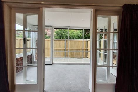 Photo of property in 7 Straven Road, Riccarton, Christchurch, 8011