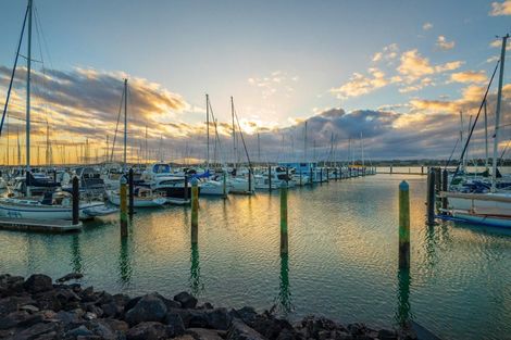 Photo of property in 51 Norwood Road, Bayswater, Auckland, 0622