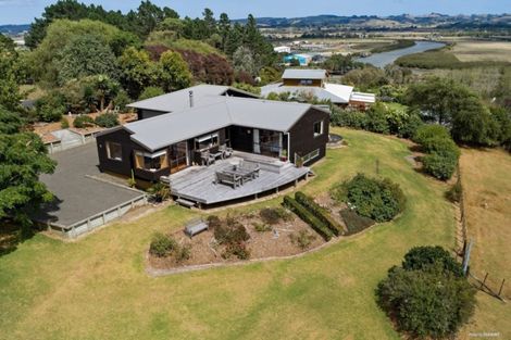 Photo of property in 39 Pipitiwai Drive, Helensville, Kaukapakapa, 0871