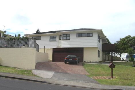 Photo of property in 1 Tableau Place, Totara Vale, Auckland, 0629