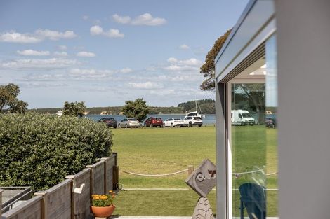 Photo of property in 26 Harbour View Road, Omokoroa, 3114