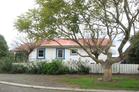 Photo of property in 12 Gow Avenue, Haumoana, 4102