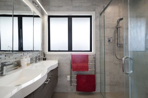 Photo of property in 48 Sandspit Road, Waiuku, 2123