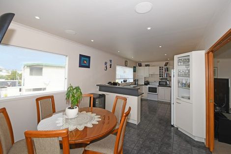 Photo of property in 5 Ngatira Place, Snells Beach, 0920