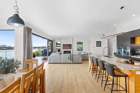 Photo of property in 51 Moffat Road, Red Beach, 0932