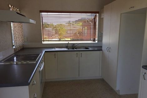 Photo of property in 5 Amery Place, West Harbour, Auckland, 0618