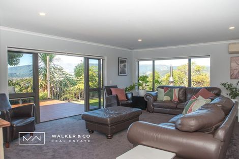 Photo of property in 22 James Nairn Grove, Riverstone Terraces, Upper Hutt, 5018